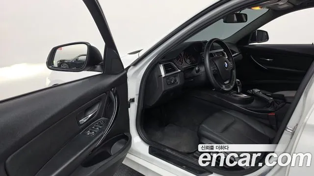 BMW 3-Series 2015 thumb 10