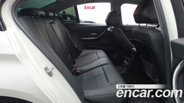 BMW 3-Series 2015 thumb 12