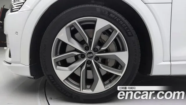 Audi e-tron 2021 thumb 5