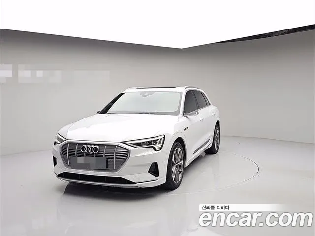 Audi e-tron 2021 thumb 12