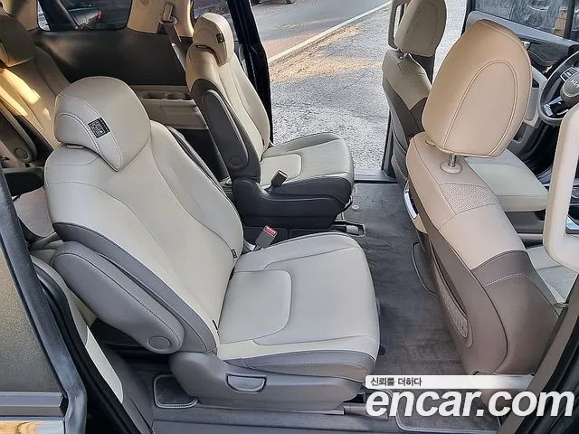 Kia Carnival 2022 thumb 8