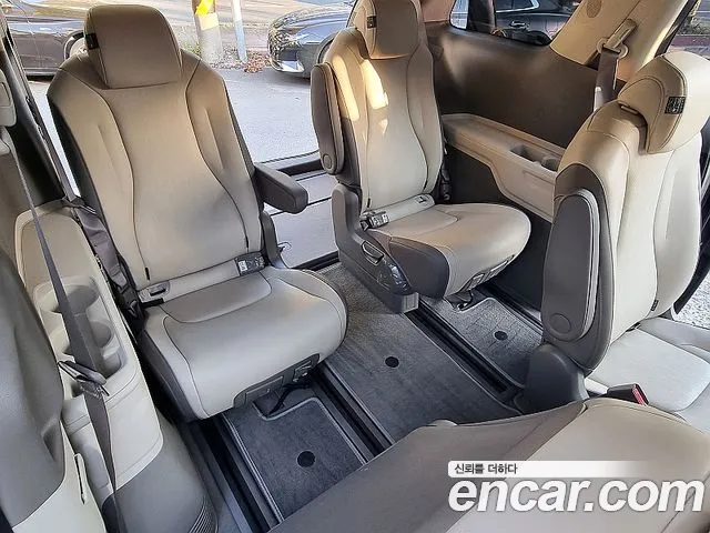 Kia Carnival 2022 thumb 9