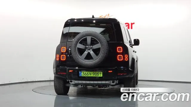 Land Rover Defender 2025 thumb 4
