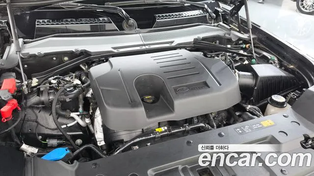 Land Rover Defender 2025 thumb 6