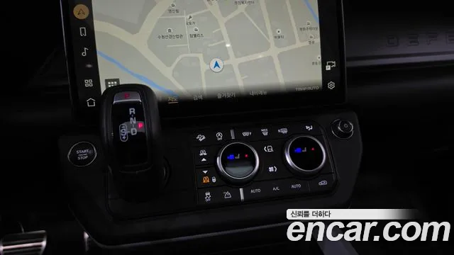 Land Rover Defender 2025 thumb 9