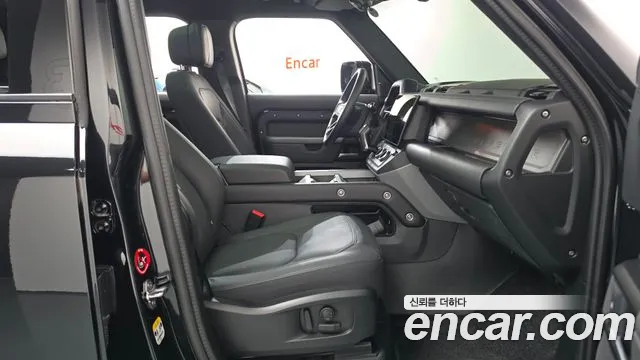 Land Rover Defender 2025 thumb 11