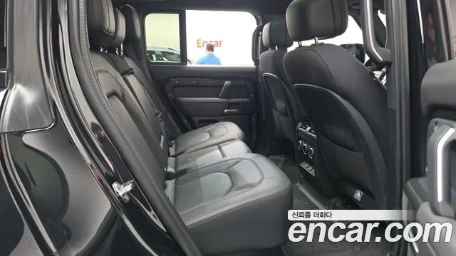 Land Rover Defender 2025 thumb 12