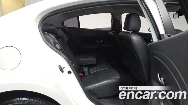 Renault-KoreaSamsung Fluence 2012 thumb 11