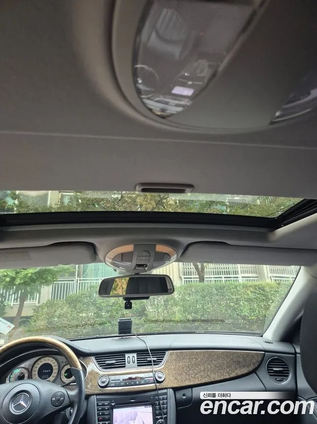 Mercedes-Benz CLS-Class 2010 thumb 8