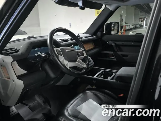 Land Rover Defender 2021 thumb 2