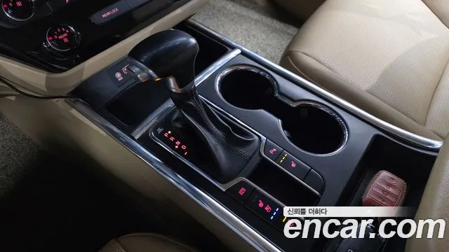 Kia Carnival 2019 thumb 9