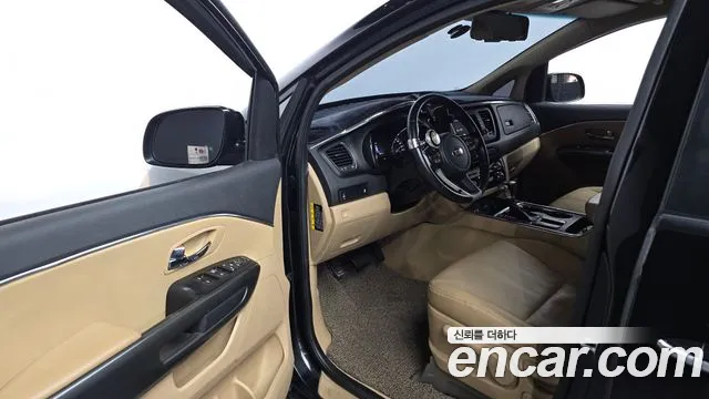 Kia Carnival 2019 thumb 10