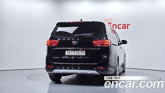 Kia Carnival 2020 thumb 4