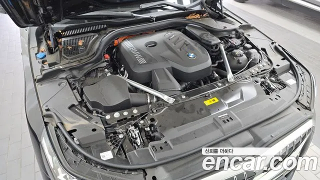 BMW 5-Series 2025 thumb 6