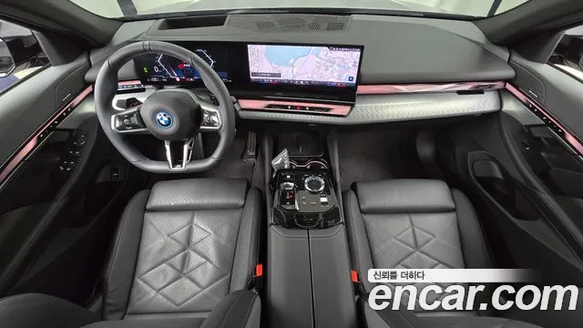 BMW 5-Series 2025 thumb 7