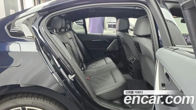 BMW 5-Series 2025 thumb 11