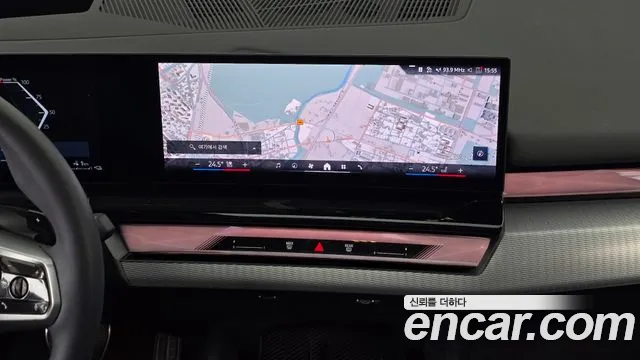 BMW 5-Series 2025 thumb 12