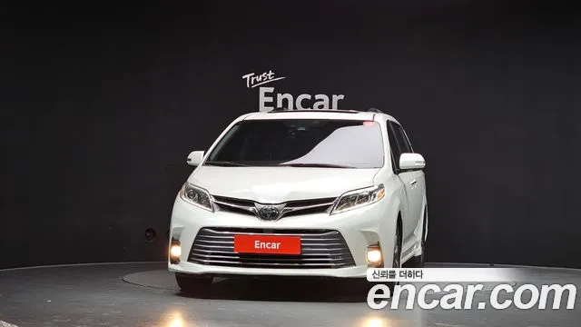 Toyota Sienna 2018 thumb 3