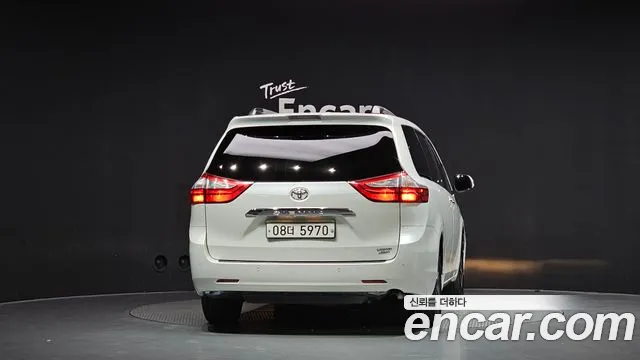 Toyota Sienna 2018 thumb 4