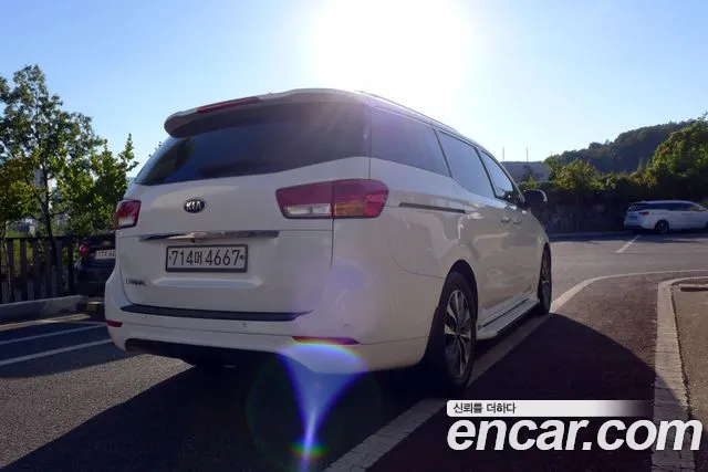 Kia Carnival 2014 thumb 2