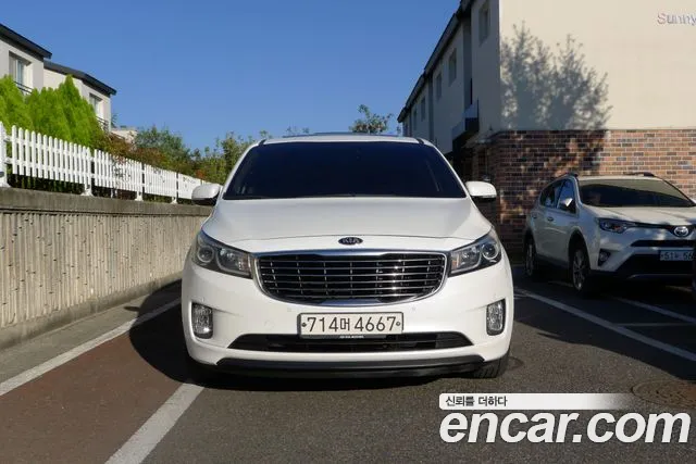 Kia Carnival 2014 thumb 3