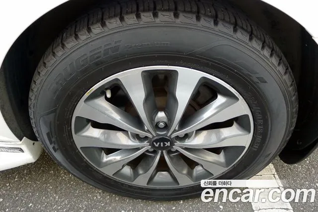 Kia Carnival 2014 thumb 5