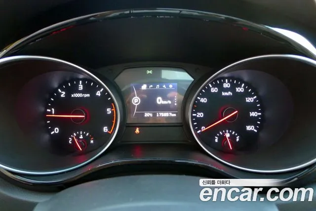 Kia Carnival 2014 thumb 8