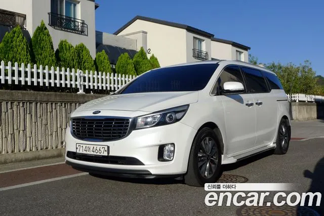 Kia Carnival 2014 thumb 11