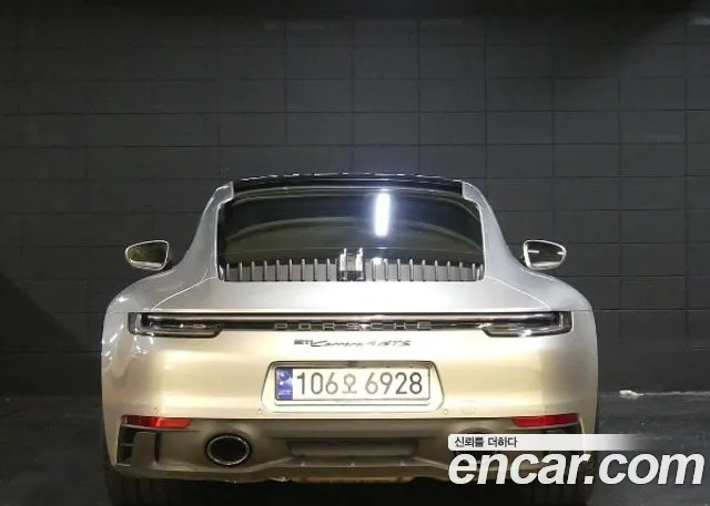 Porsche 911 2023 thumb 3