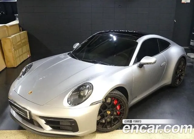 Porsche 911 2023 thumb 4