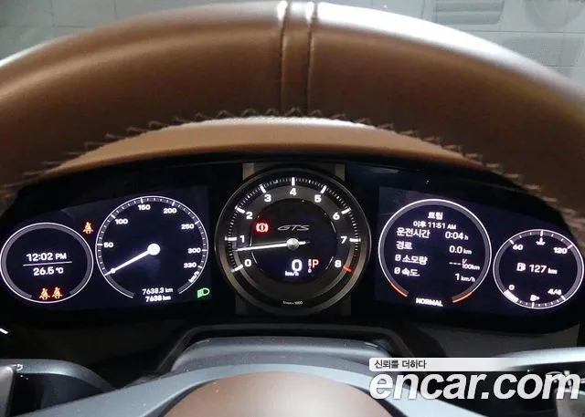 Porsche 911 2023 thumb 6