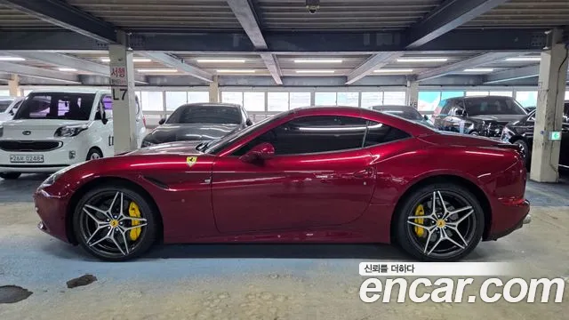 Ferrari California 2015 thumb 12
