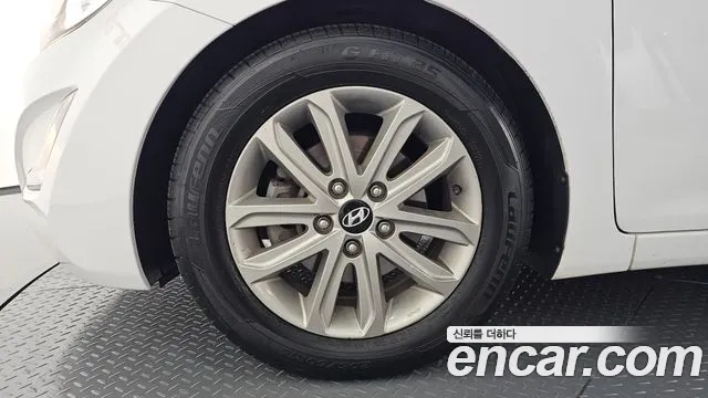 Hyundai Avante 2013 thumb 4
