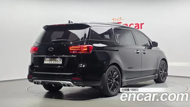 Kia Carnival 2018 thumb 2