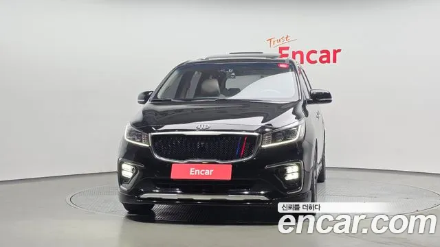 Kia Carnival 2018 thumb 3
