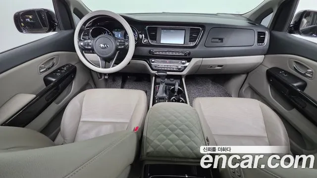 Kia Carnival 2018 thumb 7