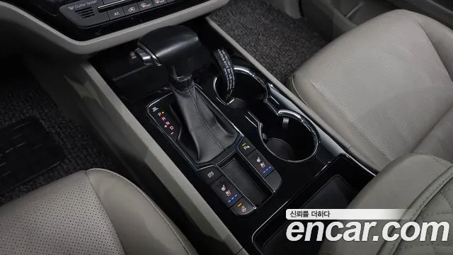 Kia Carnival 2018 thumb 9