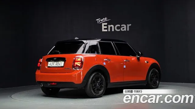 MINI Hatch 2019 thumb 2
