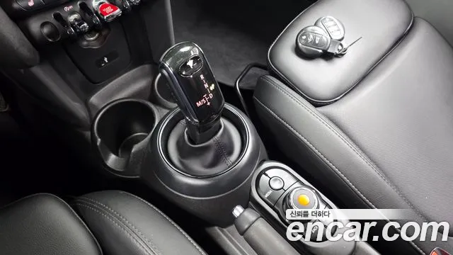 MINI Hatch 2019 thumb 9