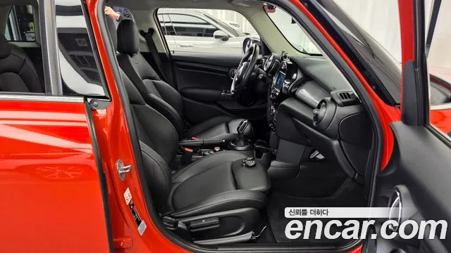 MINI Hatch 2019 thumb 11