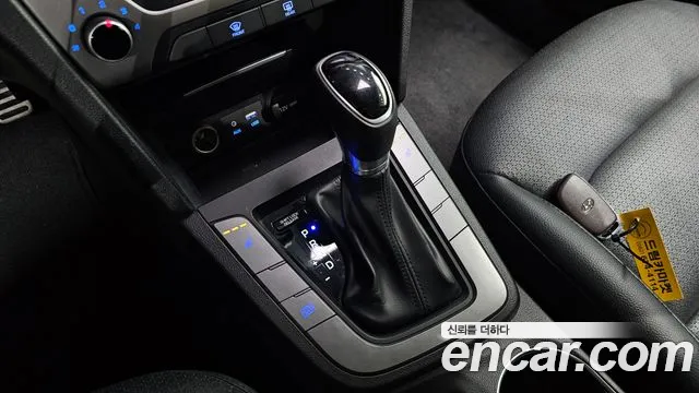 Hyundai Avante 2017 thumb 8