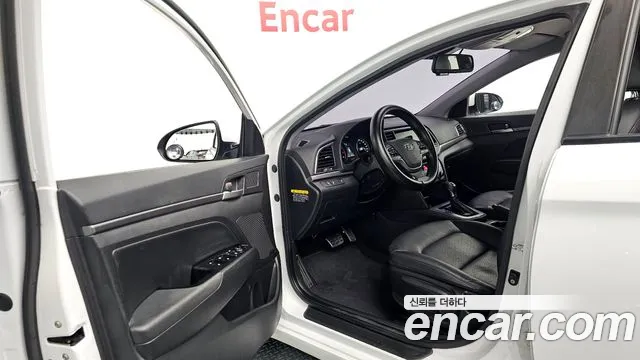 Hyundai Avante 2017 thumb 9