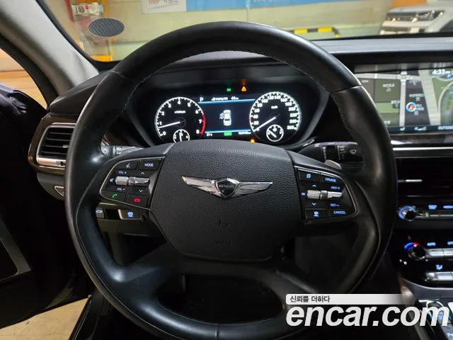 Genesis G90 2016 thumb 8