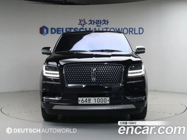 Lincoln Navigator 2019 thumb 3