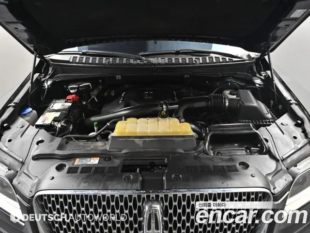 Lincoln Navigator 2019 thumb 6