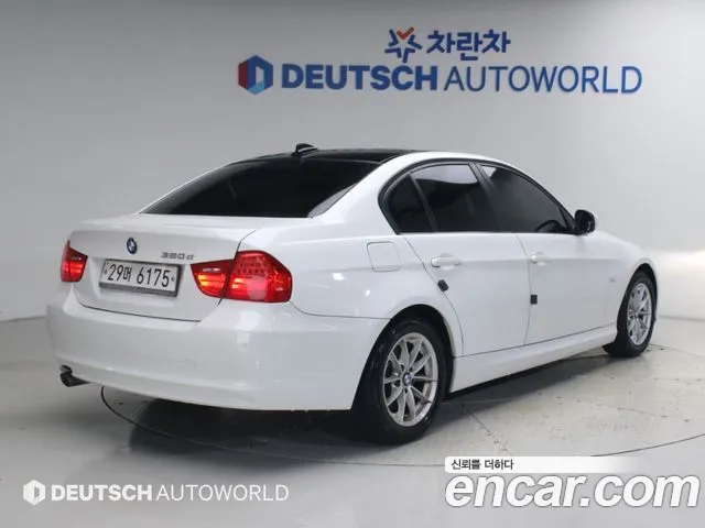 BMW 3-Series 2011 thumb 2