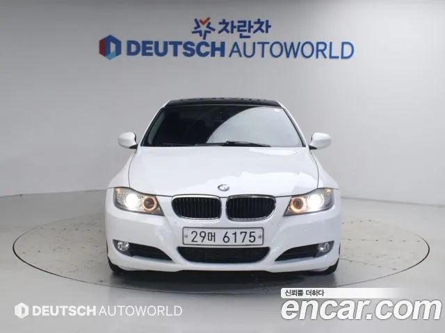 BMW 3-Series 2011 thumb 3