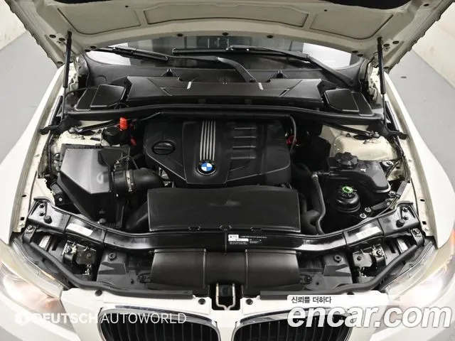 BMW 3-Series 2011 thumb 6