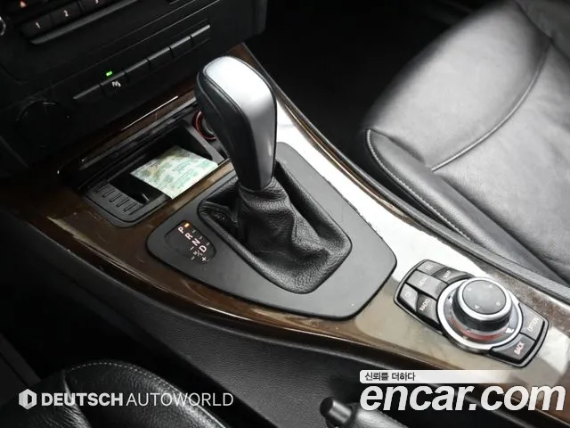 BMW 3-Series 2011 thumb 9