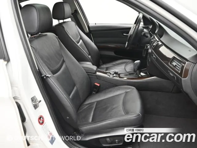 BMW 3-Series 2011 thumb 10
